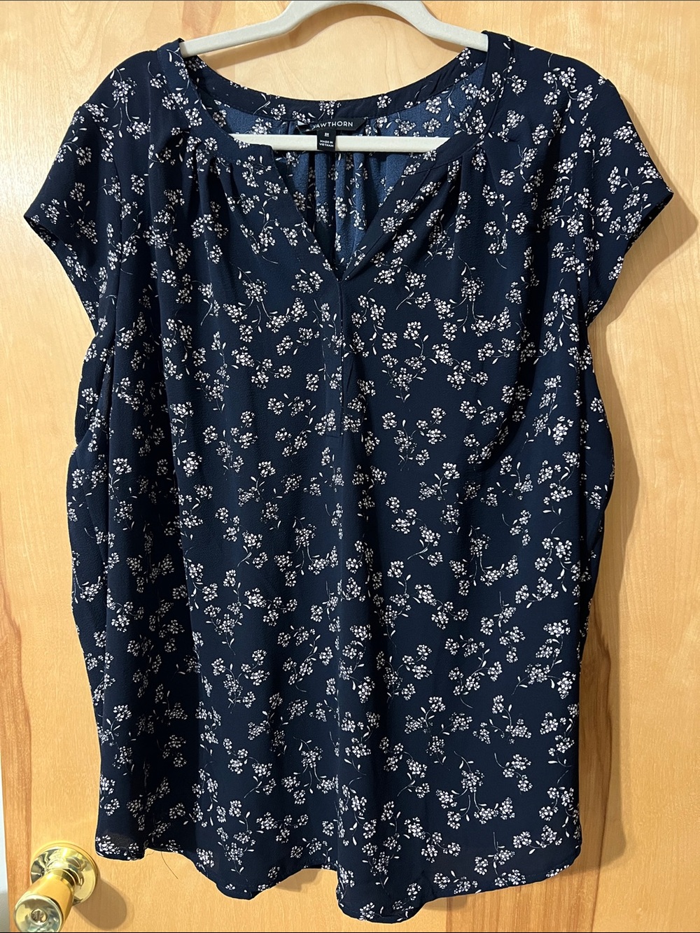 41 Hawthorn Navy and White Floral V-Neck Cap Sleeve Blouse